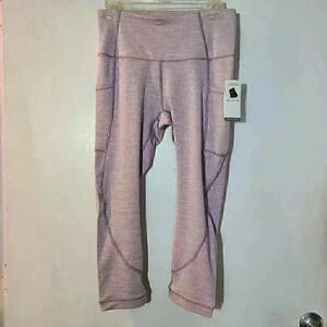 Apana 3/4 length Leggings Lavender NWT Size M